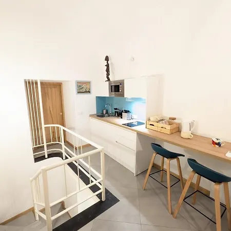 Il Tipo In The Heart Of Apartment