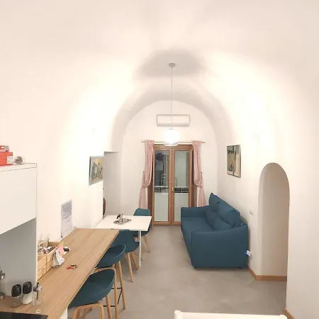 Apartment Il Tipo In The Heart Of Sorrento